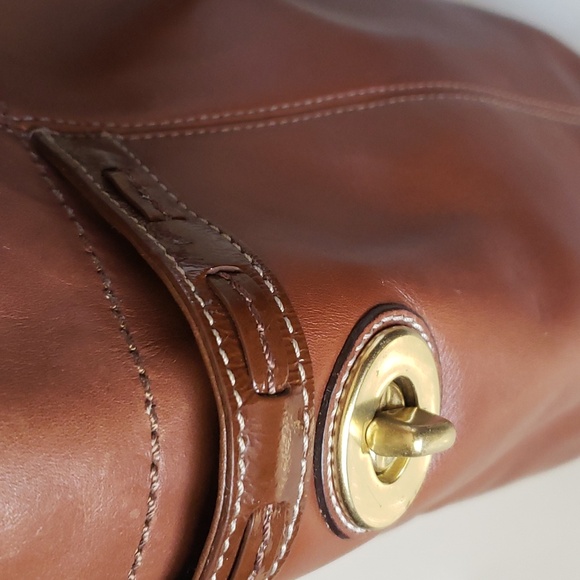 Coach Soft Brown Leather Tote Coach Perfect For Everyday Outing - Picture 15 of 17